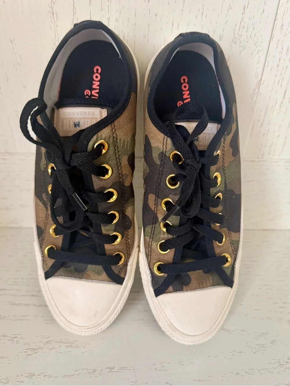 Converse Low-Top Camo Sneakers - Black, Green & Brown size 8.5 women